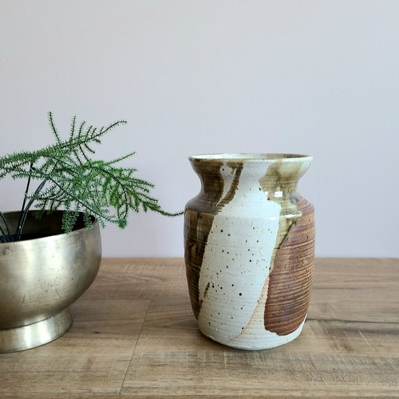 Handmade ceramic vase earthy colors. - Picture 3 of 8